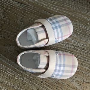 Baby Burberry shoes
